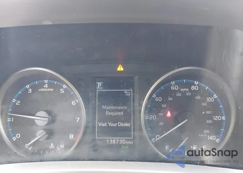 2018 Toyota Rav4 Xle z USA, uszkodzony, nr VIN JTMRFREV3JD248803